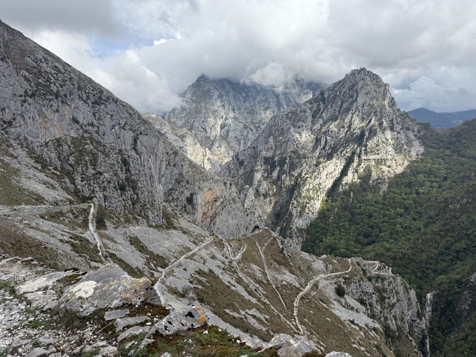 GR-202 Ruta de la Reconquista: hiking across the Picos de Europa